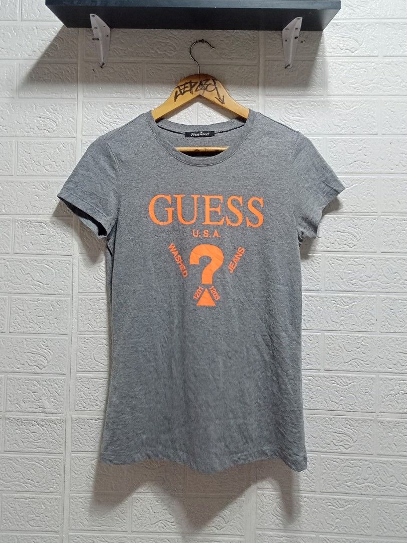 Guess Shirt (Category: Shirts) located in Danao, Cebu. Submitted by 6000thrifts.ph (Listing ID 1463581216, Image 2). Description: Pm for the price 📥 Guess Shirt Aspack (Women) Size Small Length 25 Width 17 Good Excellent Condition No issue/ Color rate 9/10.