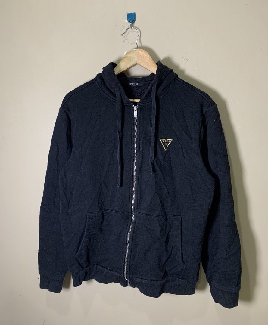 GUESS zip Up (Category: Hoodies) located in Molave. Submitted by mysticbird_38213e (Listing ID 1463702774, Image 2). Description: Good condition No issue Black na black pa Ganda po ng LOGO nya .