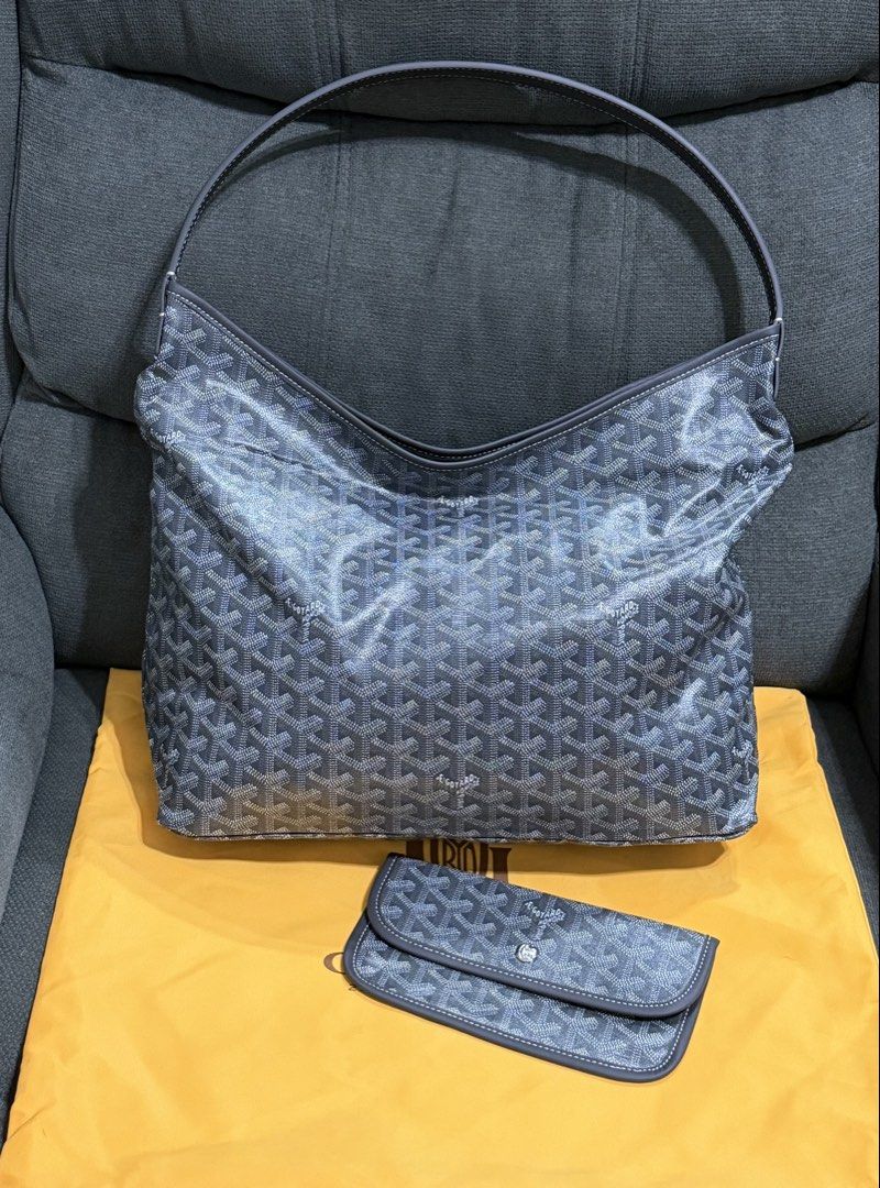 GY Boheme Grey (Category: Shoulder Bags) located in Quezon City. Submitted by chic.bags (Listing ID 1463684566, Image 1). Description: Coded With pouch With dust bag Good s new No issue Actual photo posted Japan preloved Mop: gcash.