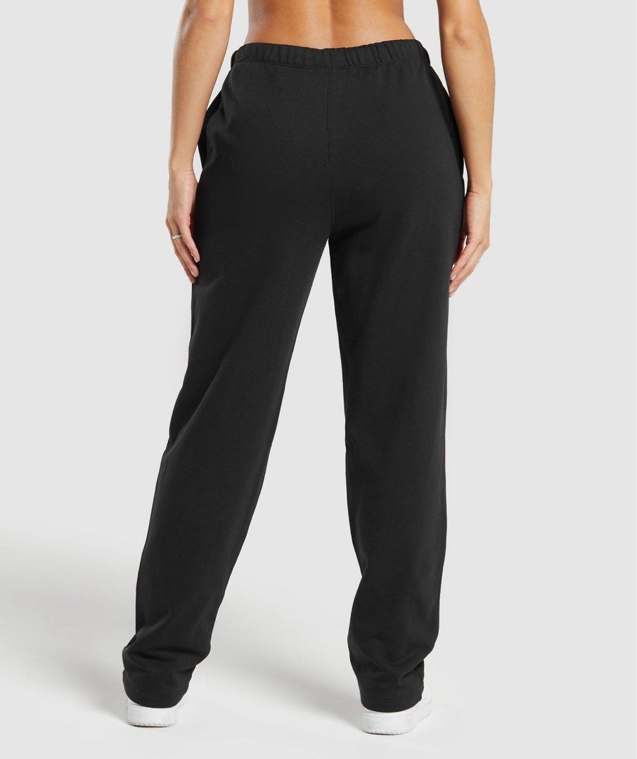 GYMSHARK - LIFTING STRAIGHT LEG JOGGER (Category: Other Bottoms) located in General Mariano Alvarez. Submitted by manosegunda4117 (Listing ID 1463675702, Image 3). Description: GYMSHARK - LIFTING STRAIGHT LEG JOGGER Brand New with Hang Tag Large Waistline - 30 in (stretchable) Length - 45 Opening - 8.5 *Minimal pinhole at the back Price : PHP 1,000 + shipping fee 📍GMA, Cavite.