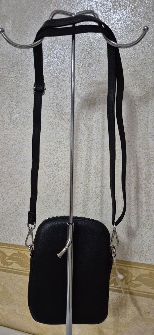 H22-399 Acacia Black Mini Sling Bag (Category: Cross-body Bags) located in Valenzuela. Submitted by dailyhappyfinds (Listing ID 1463583405, Image 3). Description: BRAND: Acacia -Brand new with tag -Shoulder bag and sling bag -Please check last photo for details *Mall pullout/ factory pullout. Please manage your expectations..
