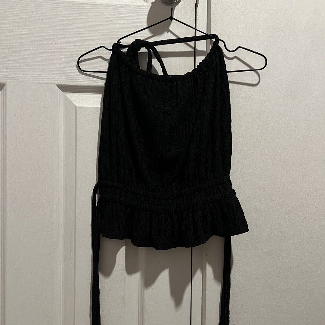 Halter Backless & Maxi Skirt Drawstring (Category: Sets or Coordinates) located in Manila. Submitted by sade03_ (Listing ID 1463619292, Image 1). Description: size: l-xl length: 17”-37” bust: 34-38 waistline: 30-36 can be shipped thru lalamove / j&t.