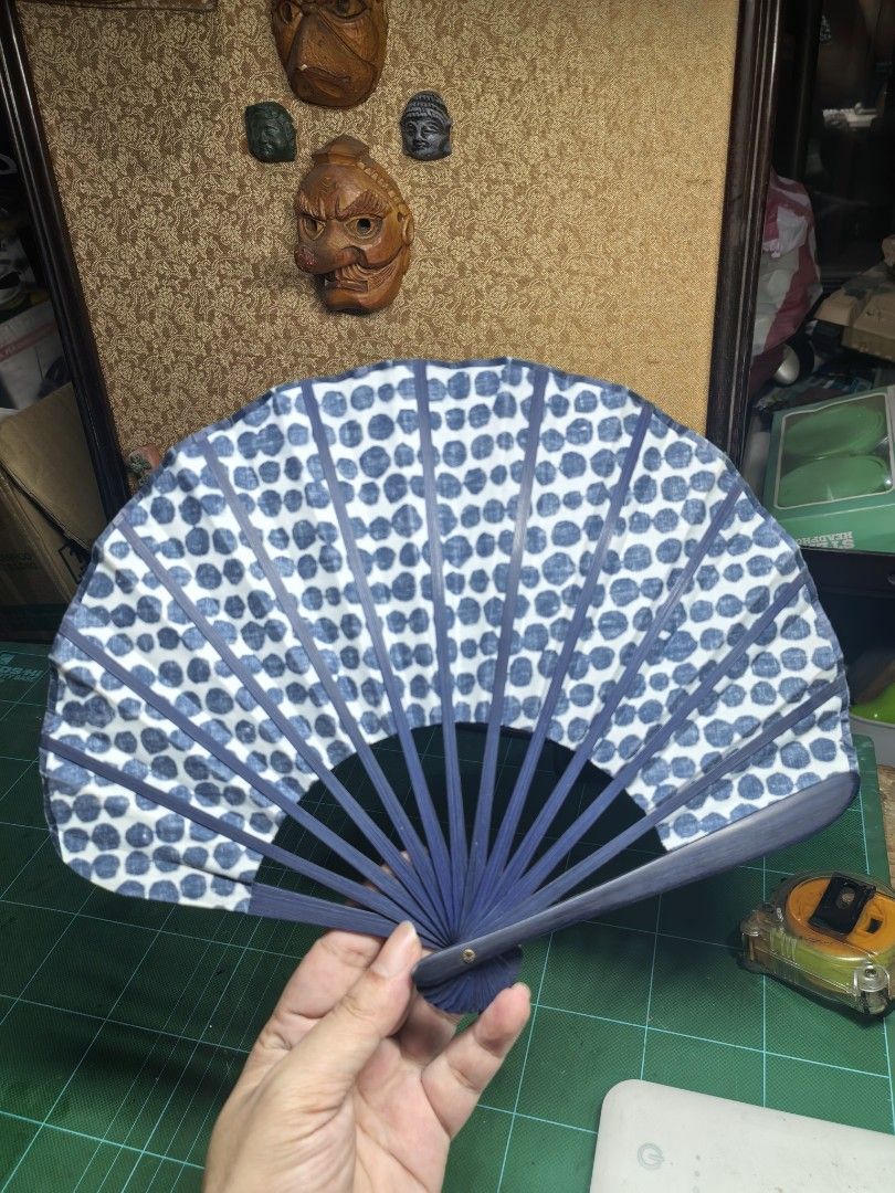 Hand Fan (Category: Other Accessories) located in Cebu City. Submitted by dudes_villanueva (Listing ID 1463656084, Image 3). Description: Hand Fan In excellent condition.