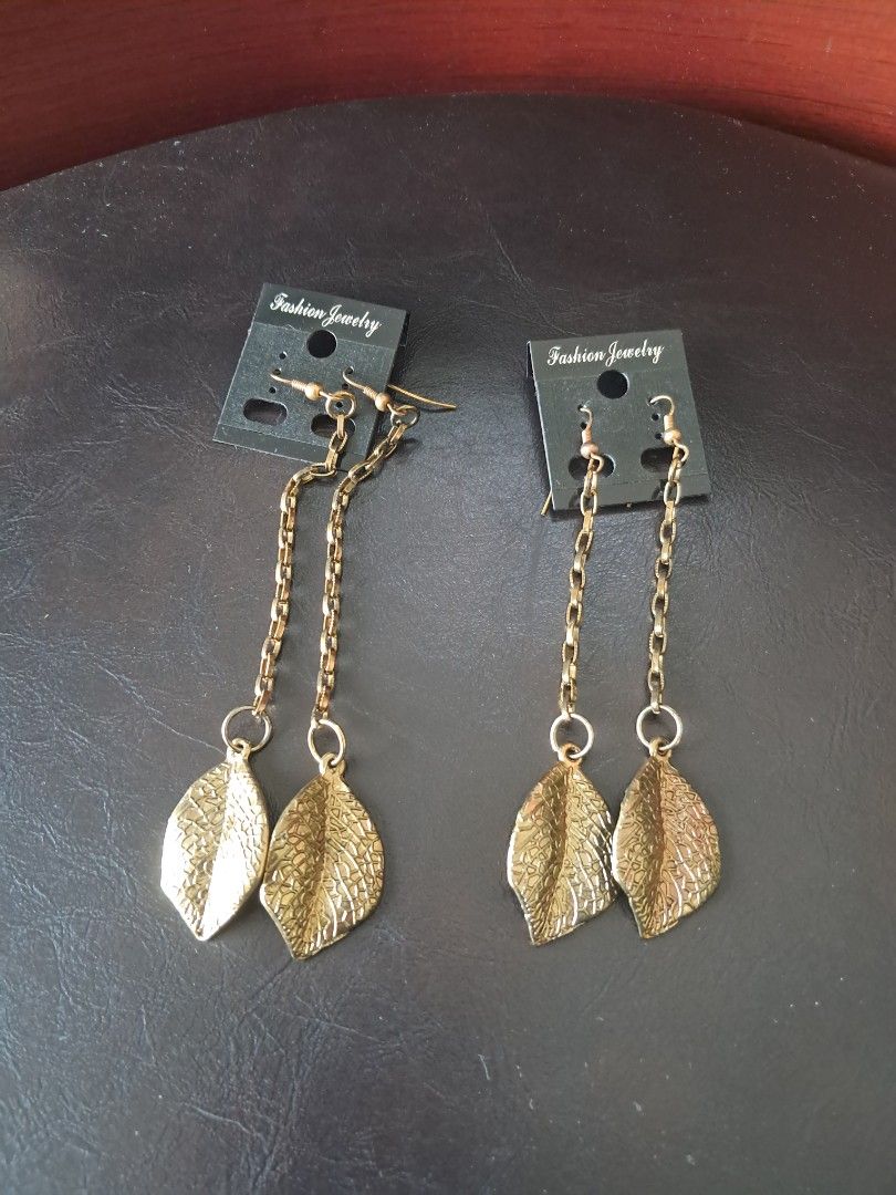 Handmade brass gold-toned leaf earrings (Category: Earrings) located in Quezon City. Submitted by kate_168 (Listing ID 1463623705, Image 2). Description: MOP: Gcash Delivery: c/o buyer Location: Quezon City.