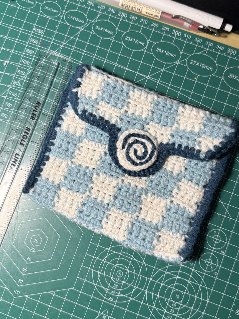 handmade crochet (Category: Handmade Craft) located in Baguio. Submitted by nothingphil (Listing ID 1463721947, Image 1). Description: - crochet pouch - name your price rfs: decluttering.