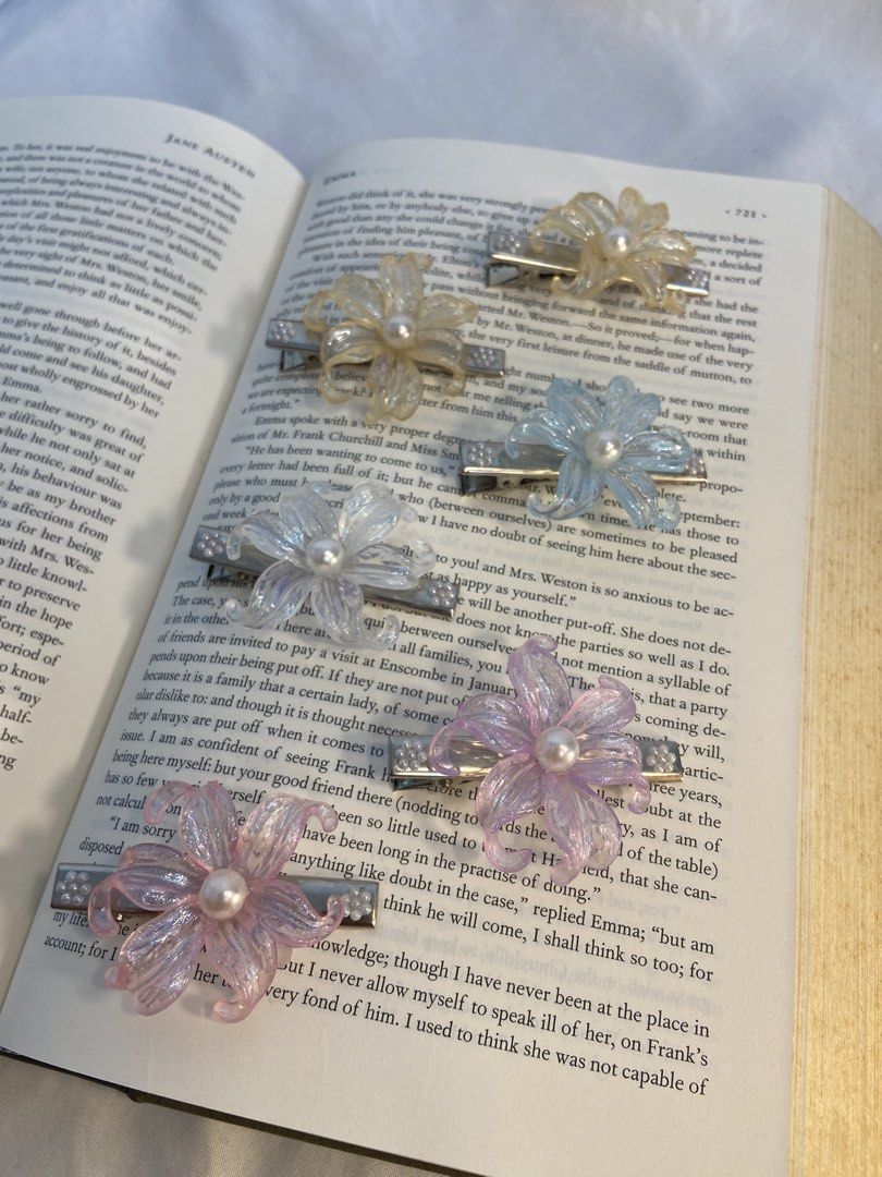 Handmade Hair Clips (Category: Hair Accessories) located in Manila. Submitted by lilianpoe (Listing ID 1463689864, Image 3). Description: Cute Handmade Hair Clips - starts at P39! Add a little sparkle to your everyday hairstyle Perfect for adding a cute touch to any look, whether you’re going out or just keeping your hair pretty at home! 1 pc - ₱39 Pair - ₱59.