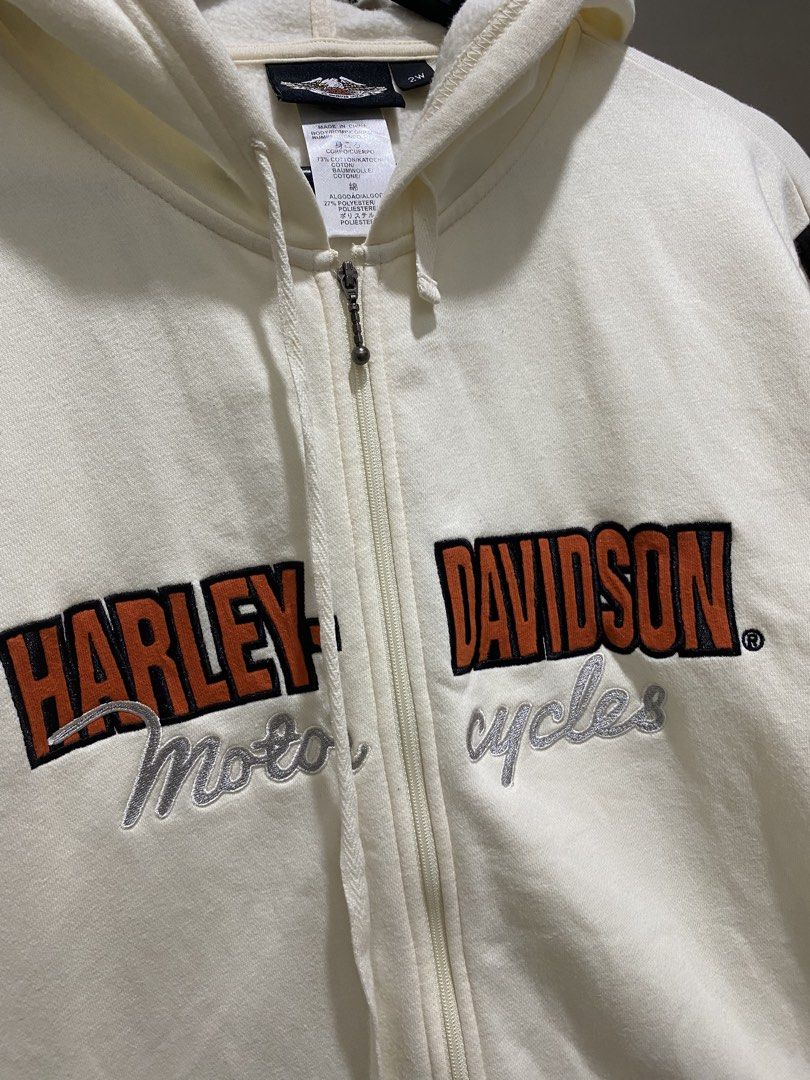 Harley davidson (Category: Others Tops) located in Manila. Submitted by vizcarrach03925 (Listing ID 1463681345, Image 2). Description: .