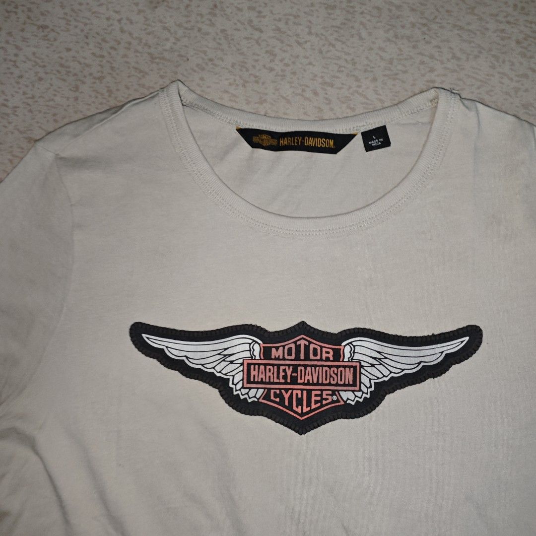 Harley Davidson Short Sleeved Shirt (Category: Tshirts & Polo Shirts ) located in Tanay. Submitted by polothriftedit (Listing ID 1463603279, Image 3). Description: No issue Excellent condition Color rate: 10/10 Womens size large No loose stitches, no distressing dimes: width: 20.5" length: 28" no return, no exchange, no refund [ pwede tumawad kahit walang kasalanan ].