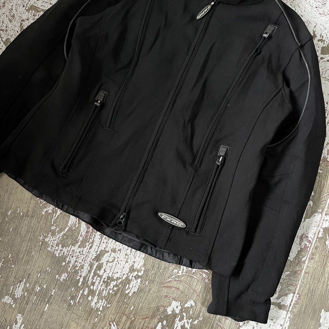 HARLEY FXGR RACING JACKET✨ (Category: Coats, Jackets and Outerwear) located in Iloilo. Submitted by anonymous_ph (Listing ID 1463626955, Image 3). Description: HARLEY FXGR RACING JACKET✨ MED SHOULDER-18 WIDTH P-P 21 L-23.5 HEM- 20 SLEEVE LENGTH FRM ARMPIT- 20.5 CR:9.5/10 EXCELLENT/ NO FLAW DM IF INTERESTED 📩 .