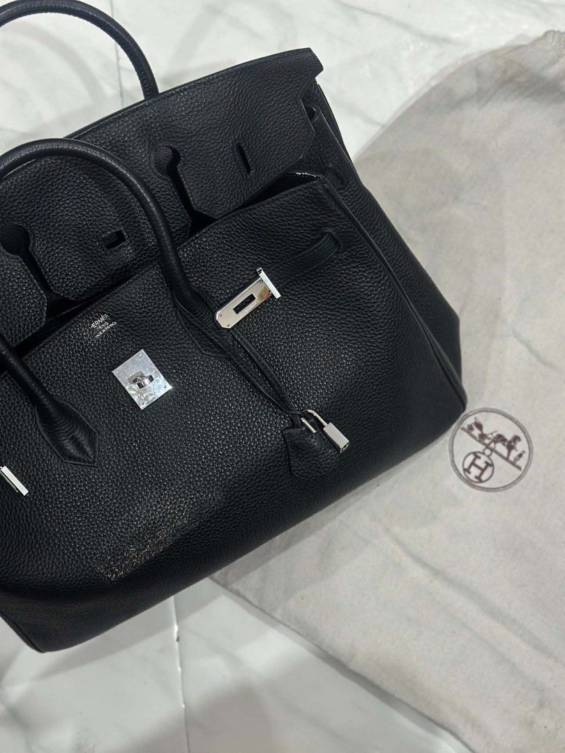 Hermes Birkin Balck leather (Category: Luxury Bags & Wallets) located in Tarlac. Submitted by luxurious_apparel (Listing ID 1463698426, Image 2). Description: Hermes birkin messenger bag black leather.