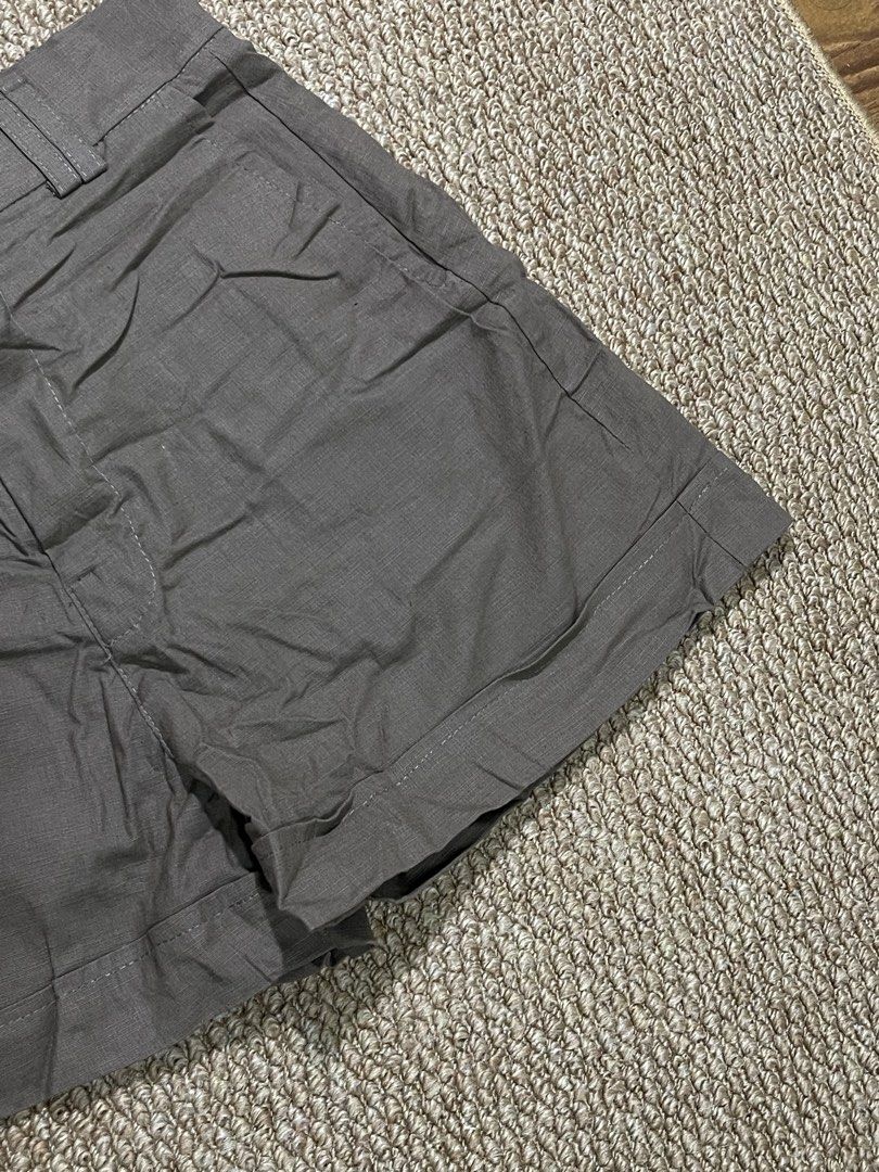 Hipgoddess Tailored Shorts (brown) (Category: Shorts) located in Pasig City. Submitted by miafml-closet-cleanout (Listing ID 1463579554, Image 3). Description: - looks more brown in person posted price is fixed! will not respond to hagglers. get a discount when you get 5+ items! 💵 mop: gcash / bdo / maribank / unionbank 🛵 courier: any. this is arranged & paid by the buyer. all items are left at the lobby for pick up. 🙅🏻‍♀️ no requested worn p