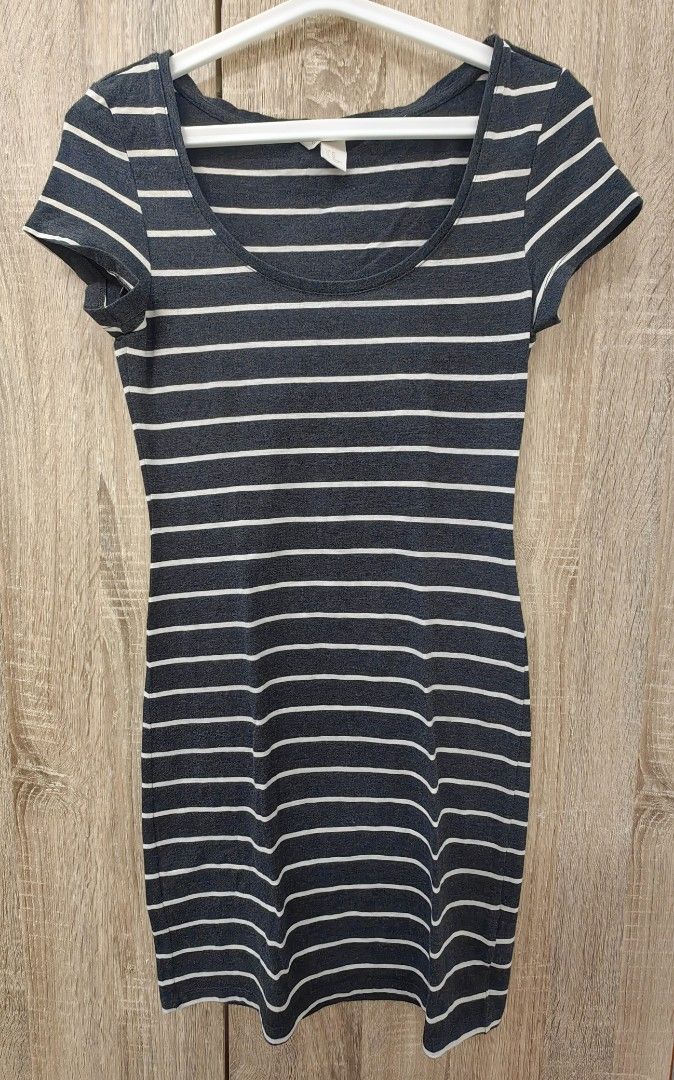 H&M Basic Striped Short Sleeve Mini Dress XS (Category: Dresses) located in Las Pinas. Submitted by offtonewhome (Listing ID 1463642529, Image 1). Description: - H&M Basic dark grey and white striped mini dress - Short sleeves and scoop neck - Stretchy and very comfortable material - Fits like an XS - Ideal for casual wear.