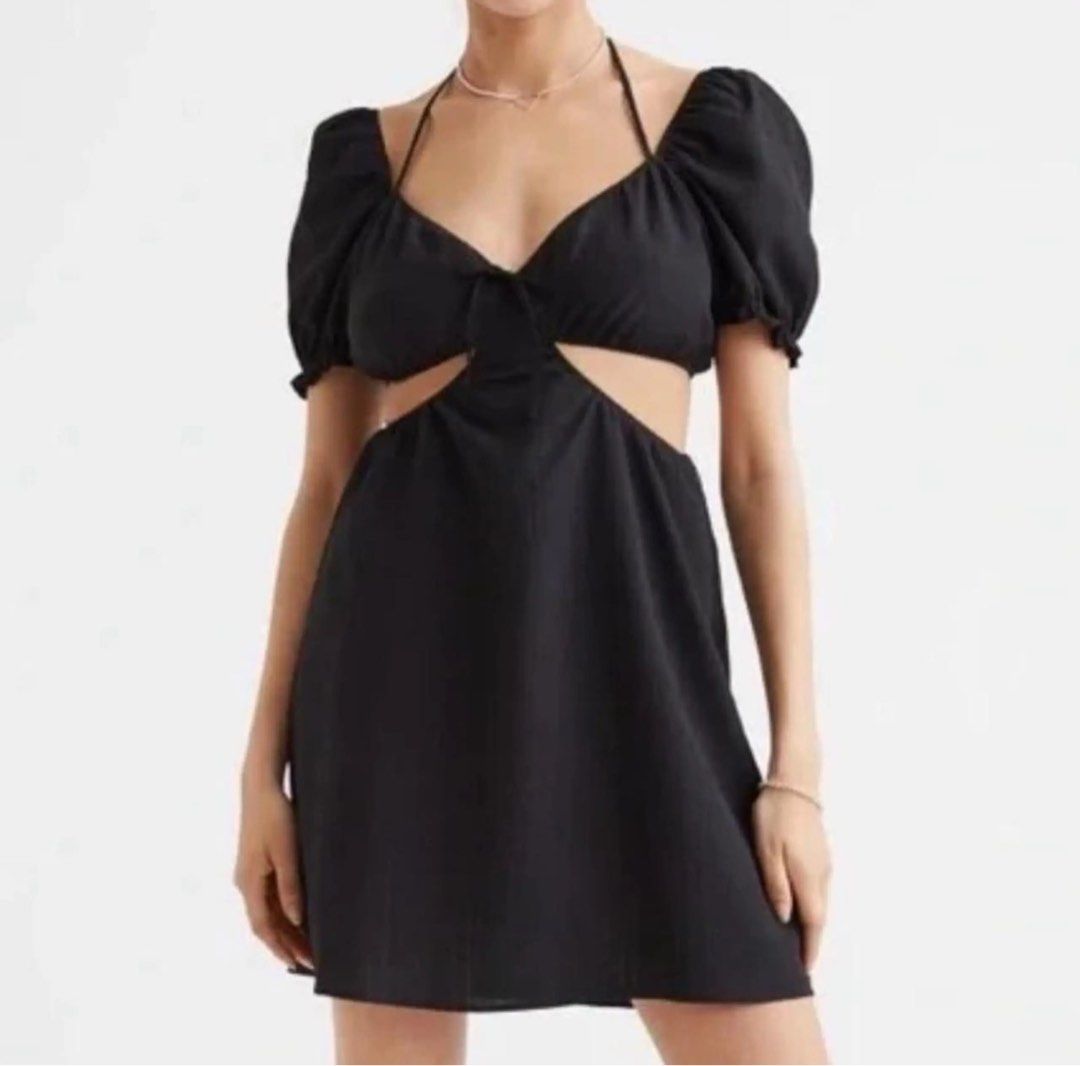 H&M black cut out mini dress (Category: Dresses) located in Manila. Submitted by whereubeeeeeen11 (Listing ID 1463604992, Image 2). Description: - can fit xs-s frames - sexy!!.