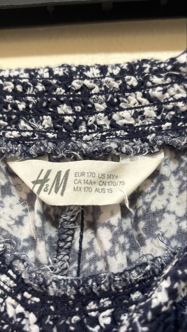 H&M Floral Print Jogger Pants (Category: Other Bottoms) located in Santa Cruz. Submitted by homedecluttersale (Listing ID 1463644099, Image 2). Description: • Bought in H&M Japan • Fits XS to Small • In excellent condition 🚚 Shipping via J&T only 📦 Shipping fee to be shouldered by buyer 💳 Mode of payment: GCash 📍 Santa Cruz, Laguna.