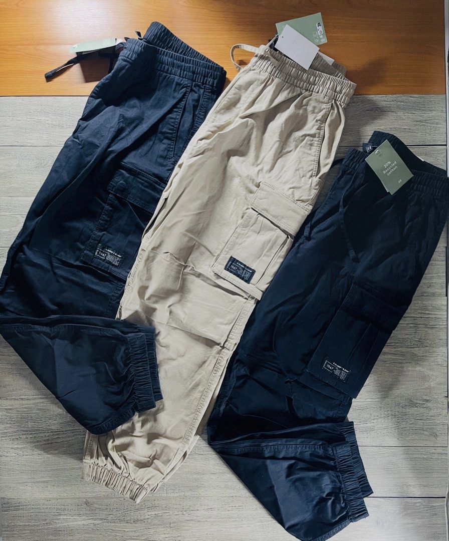 H&M mens cargo pants (Category: Joggers) located in Quezon City. Submitted by akieo (Listing ID 1463727910, Image 1). Description: H&M mens Cargo pants Brand new Price 1k each only** Qc Nationwide delivery.