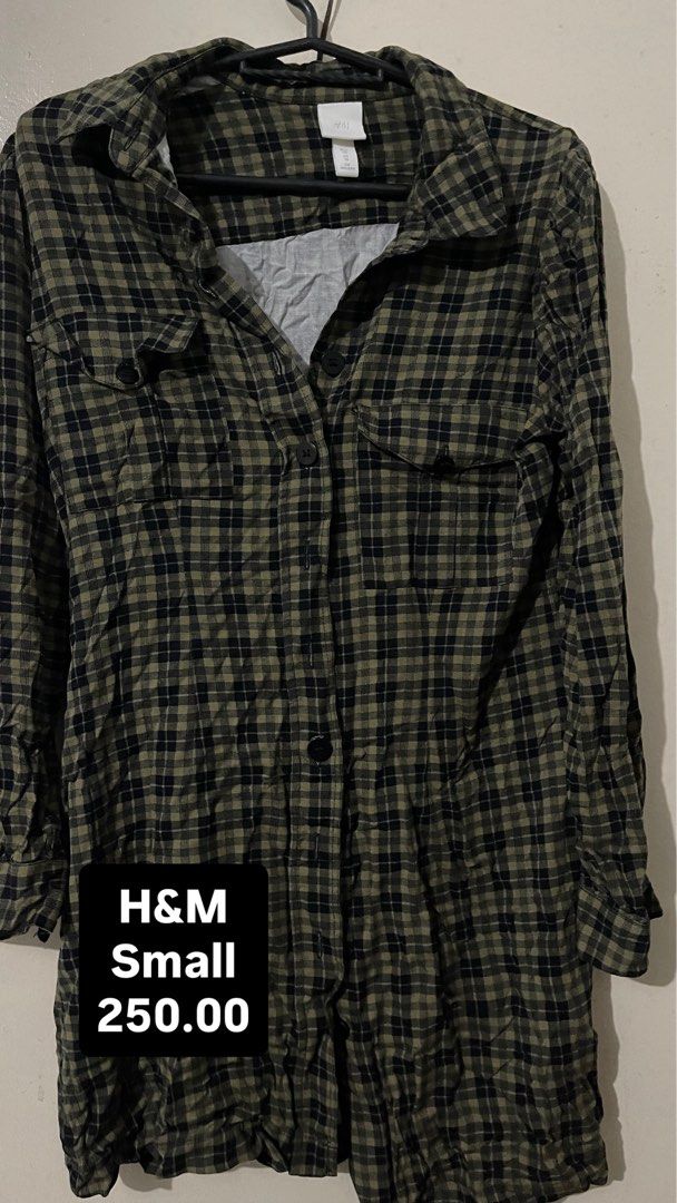 H&M Plaid Long Sleeve Shirt (Category: Longsleeves) located in Manila. Submitted by nhatzgold (Listing ID 1463684415, Image 1). Description: - Brand: H&M - Color: Green and Black Plaid - Style: Long Sleeve Button - Estimated Size: Small - Occasion: Casual wear - like new - Price: PHP 200.