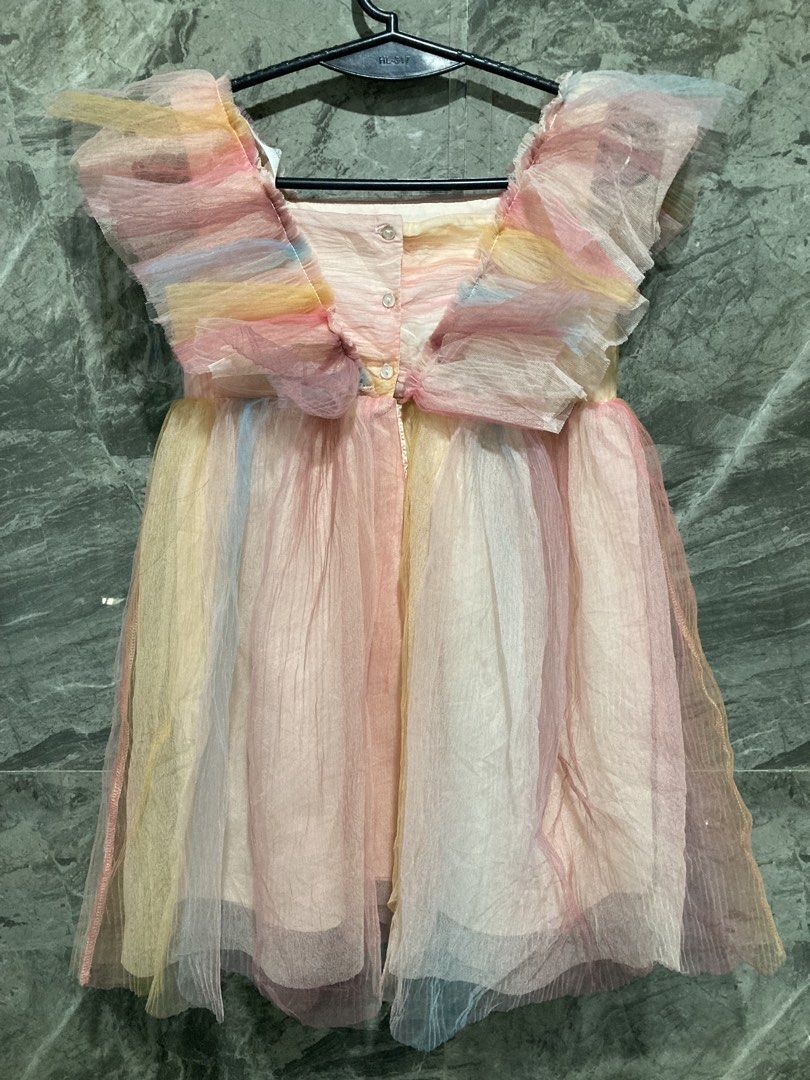 H&M Pleated Tulle Dress (Category: Babies & Kids Fashion) located in General Santos City (Dadiangas). Submitted by amorhesthrift (Listing ID 1463699930, Image 3). Description: H&M Pleated Tulle Dress New Condition Size- 4-5Y.
