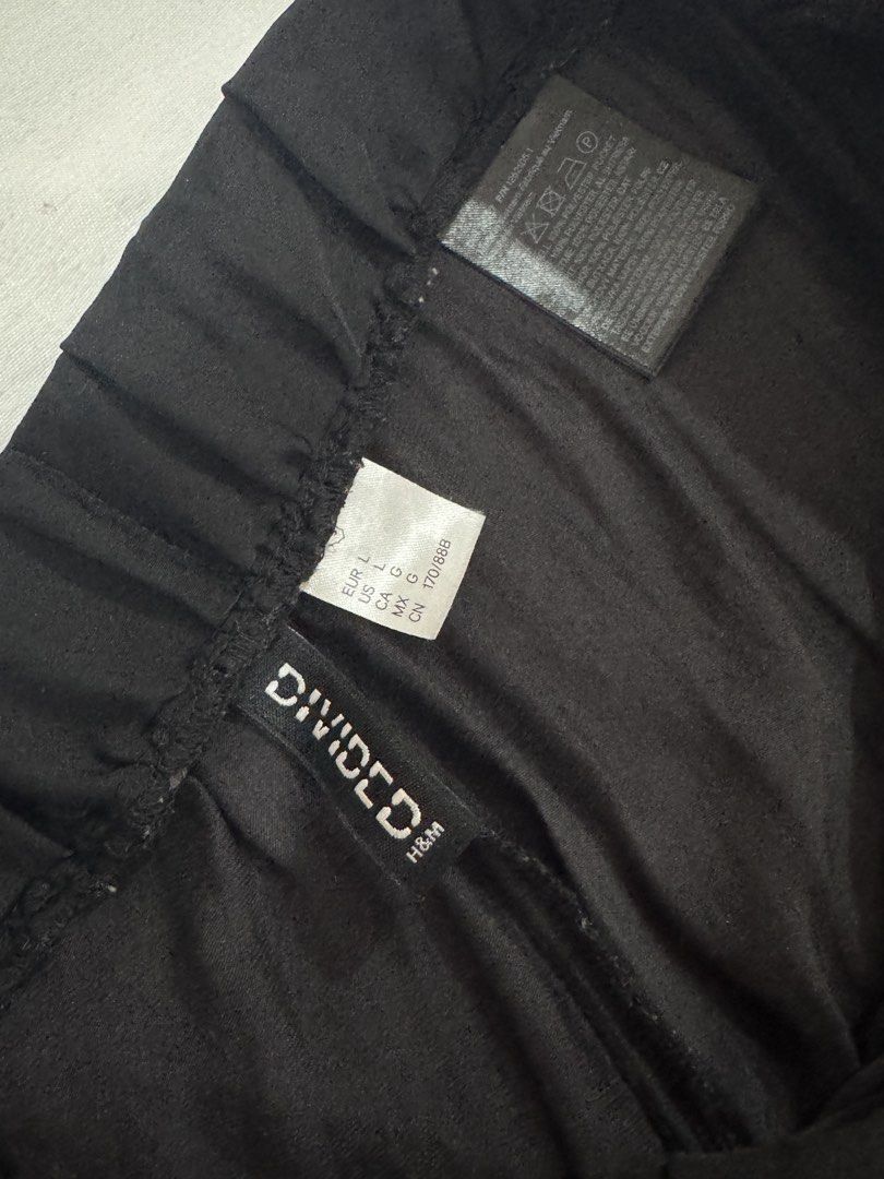H&M Silk Wide leg pants (Category: Other Bottoms) located in Macabebe. Submitted by virgoluxe.co (Listing ID 1463621734, Image 2). Description: H&M Silk wide leg pants Large on tag Adjustable strap can fit to small to Large super comfortable to wear Good as new ₱499.
