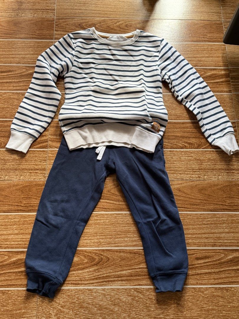 H&M Striped Top & Navy Joggers Set (Category: Babies & Kids Fashion) located in Silang. Submitted by ayiejavier30 (Listing ID 1463566571, Image 1). Description: - Adorable H&M outfit for kids. - Long-sleeved striped top with a cute patch detail. - Comfortable navy blue joggers with a drawstring waist. - Ideal for everyday wear and playtime. - Stylish and comfy set for your little one..
