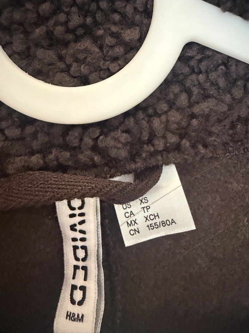 H&m teddy jacket (Category: Coats, Jackets and Outerwear) located in Quezon City. Submitted by destashingmycloset (Listing ID 1463685297, Image 2). Description: .