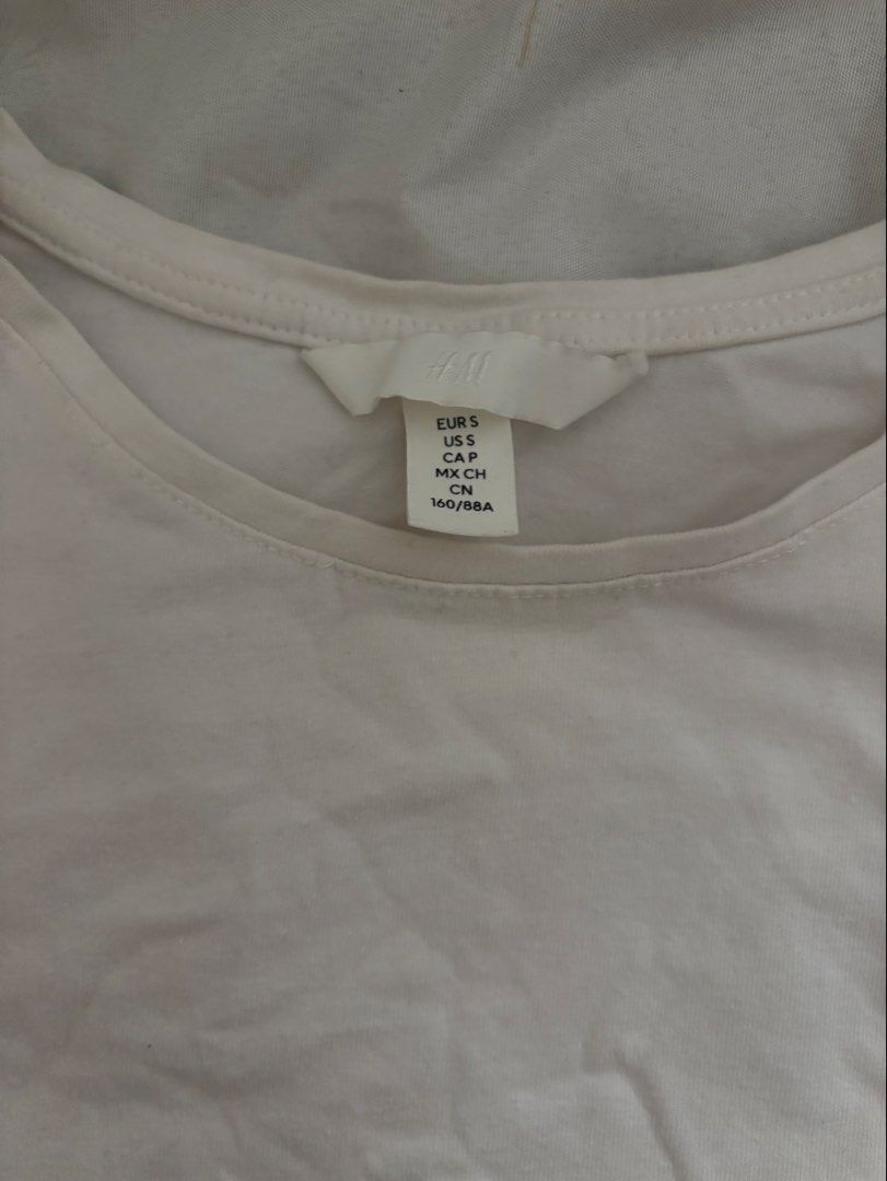 H&M White Longsleeves (Category: Longsleeves) located in Manila. Submitted by hygeia555 (Listing ID 1463741537, Image 2). Description: .