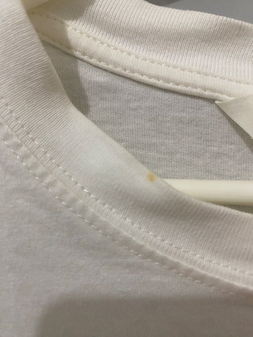 H&M WHITE TOP (Category: Shirts) located in Caloocan City. Submitted by lovesteinn (Listing ID 1463590601, Image 3). Description: .