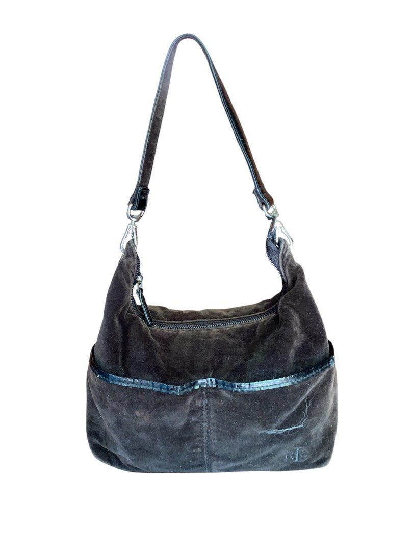 HOBO BAG SHOUDLER BAG (Category: Shoulder Bags) located in Manila. Submitted by luislapuz (Listing ID 1463639011, Image 1). Description: .