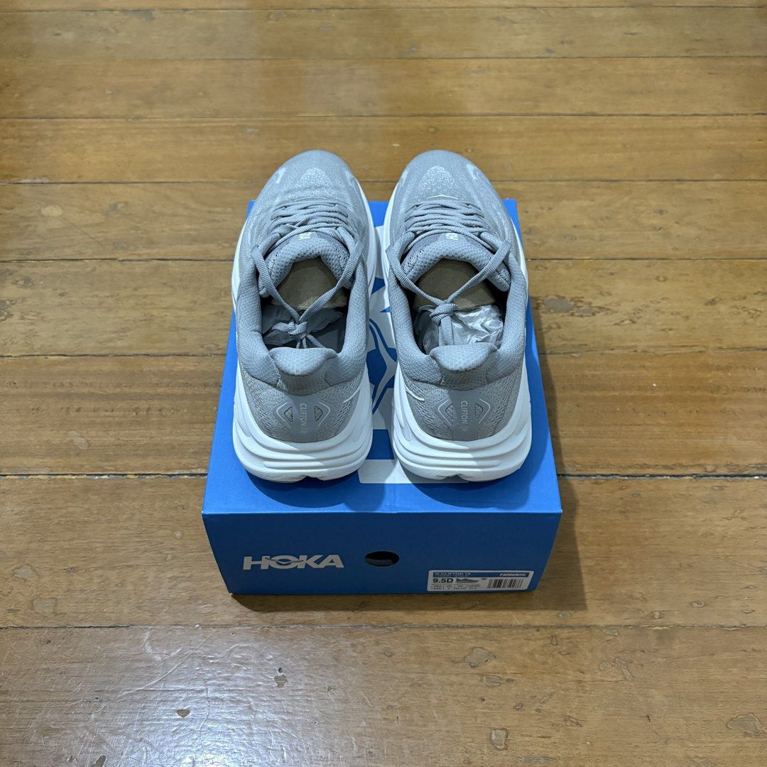Hoka Clifton 10 Grey (Category: Sneakers) located in Paranaque City. Submitted by silvaboi (Listing ID 1463700651, Image 3). Description: Hoka Clifton 10 Grey Size: 9.5 Condition: brand new RFS: extra 📍Parañaque.