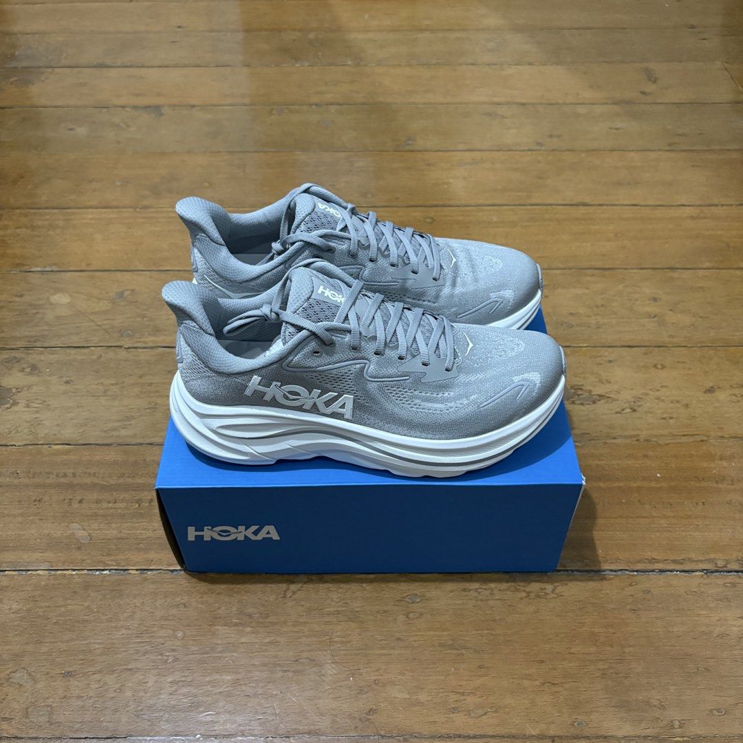 Hoka Clifton 10 Grey (Category: Sneakers) located in Paranaque City. Submitted by silvaboi (Listing ID 1463700651, Image 1). Description: Hoka Clifton 10 Grey Size: 9.5 Condition: brand new RFS: extra 📍Parañaque.