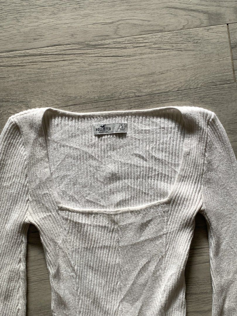 Hollister (Category: Activewear) located in Manila. Submitted by sgthriftmanila2.0 (Listing ID 1463657730, Image 2). Description: .