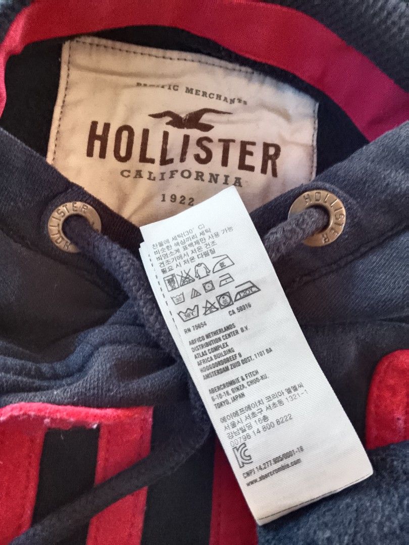 hollister hoodie (Category: Hoodies) located in Batangas. Submitted by 68.thrifts (Listing ID 1463600937, Image 2). Description: .