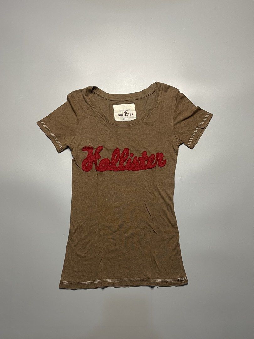 Hollister Top (Category: Shirts) located in Pagadian. Submitted by thrift.wrld (Listing ID 1463710785, Image 1). Description: Hollister.