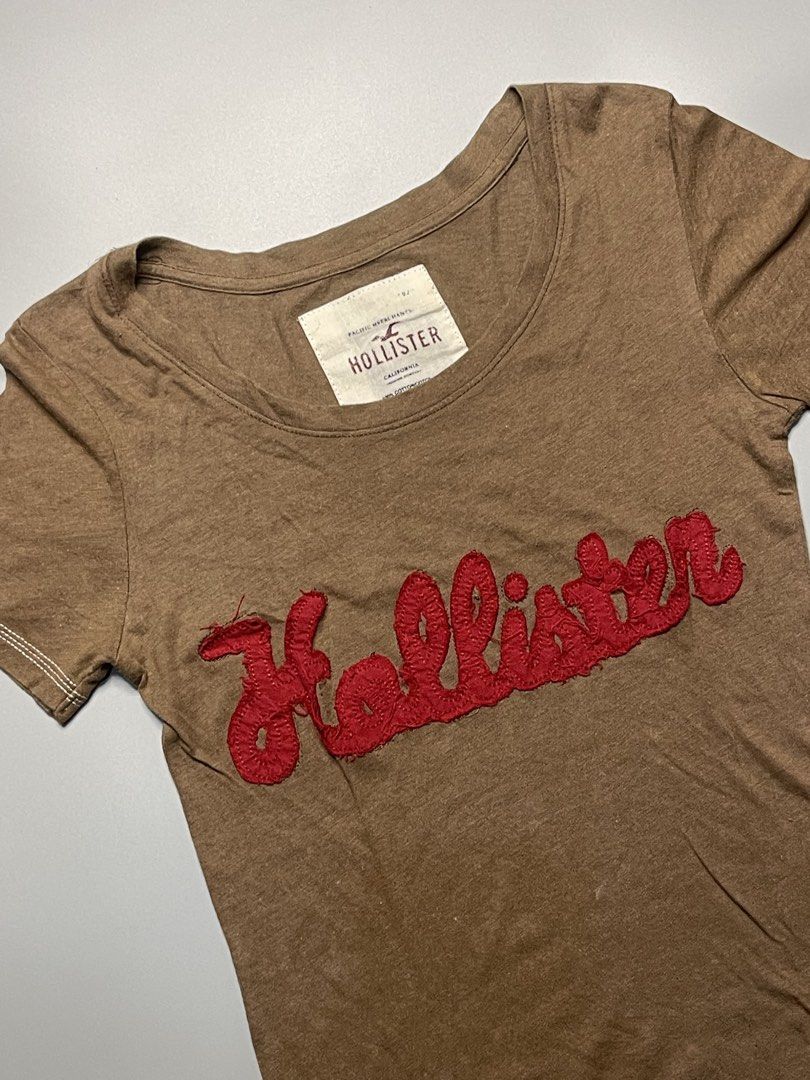 Hollister Top (Category: Shirts) located in Pagadian. Submitted by thrift.wrld (Listing ID 1463710785, Image 2). Description: Hollister.