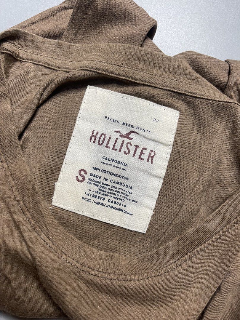Hollister Top (Category: Shirts) located in Pagadian. Submitted by thrift.wrld (Listing ID 1463710785, Image 3). Description: Hollister.