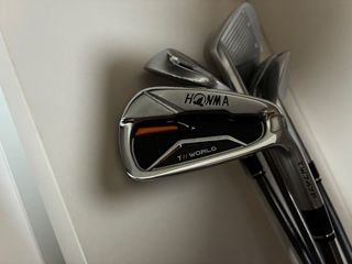 （分類：）位於 。 由 bibendum 提交（商品編號 1463680687，圖片 1）。簡介： 。