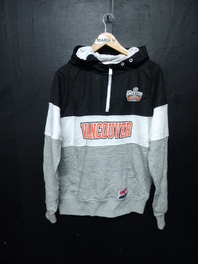 Hoodie jacket (Category: Coats, Jackets and Outerwear) located in Santa Cruz. Submitted by mark_grimaldo (Listing ID 1463738023, Image 1). Description: Grey Cup Vancouver Sweater ✅Size: M (22 x 26) ✅P 550+sf ✅Excellent condition 🚫Missing lace Laguna Area DM📩📩.