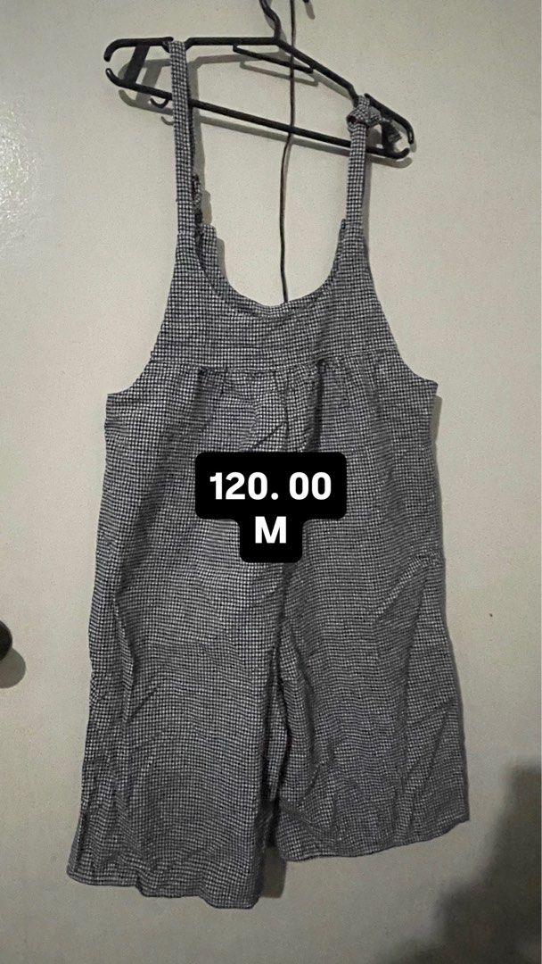 Houndstooth Overall Shorts - Size M (Category: Rompers) located in Manila. Submitted by nhatzgold (Listing ID 1463689386, Image 1). Description: .