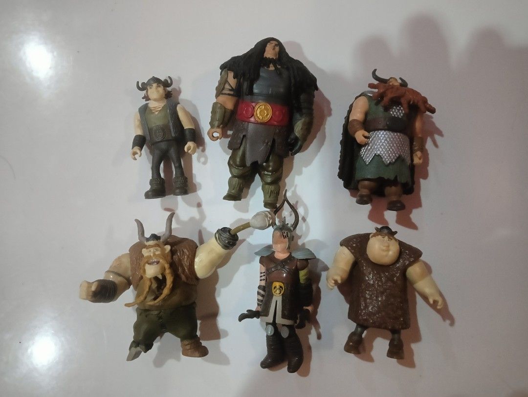 How to Train Your Dragon Action Figures Set (Category: Figurines & Statues) located in Caloocan City. Submitted by htorrelino (Listing ID 1463639637, Image 1). Description: - Set of 6 How to Train Your Dragon action figures - Includes various characters from the movie - Great for fans and collectors - Ready for display or play.