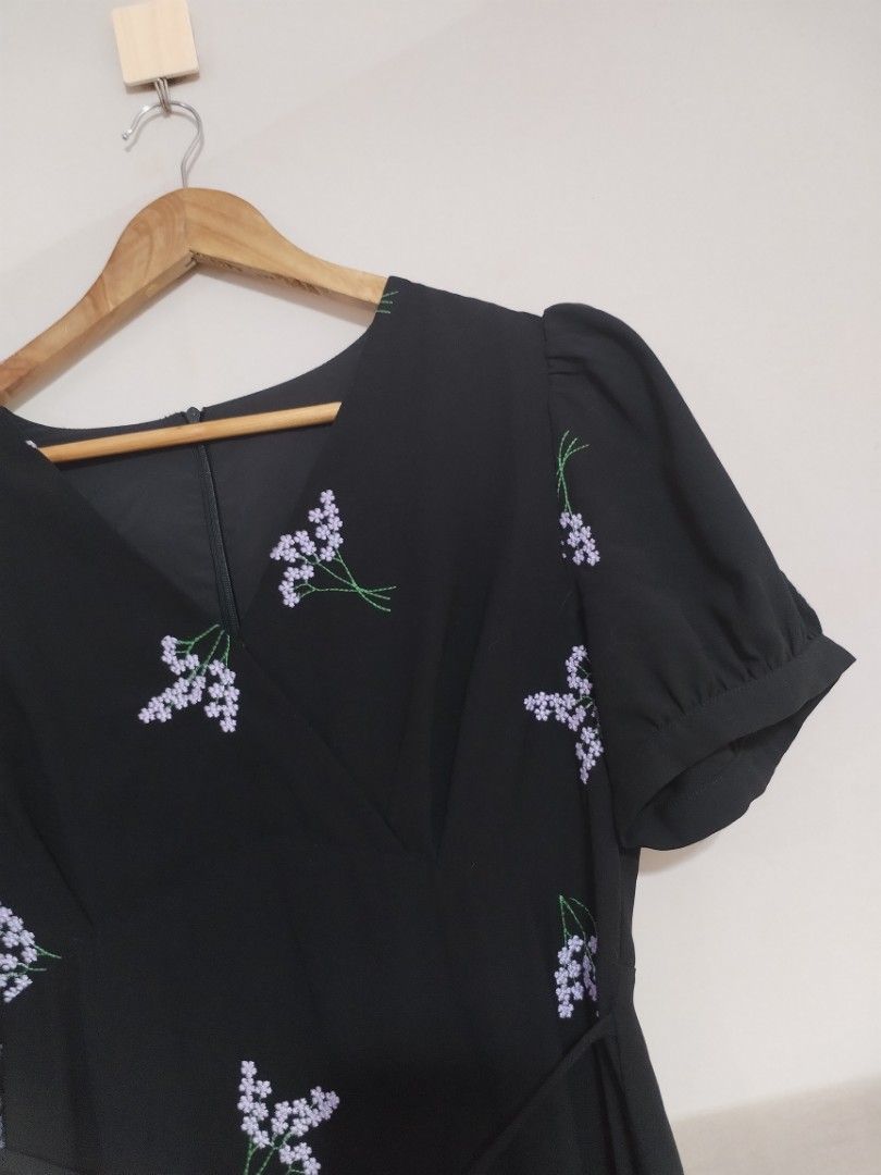 Hq belted dress (Category: Dresses) located in Lucena. Submitted by styleddsc (Listing ID 1463634412, Image 3). Description: .