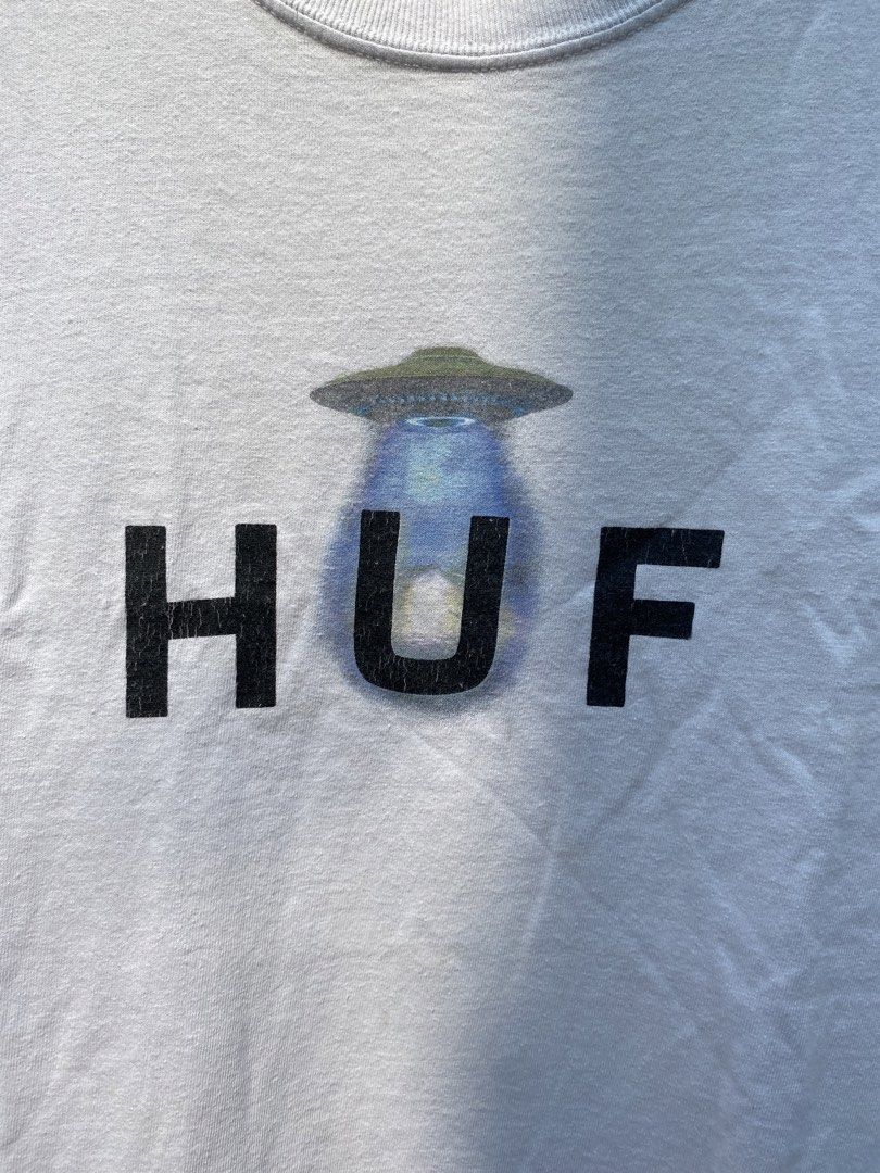 HUF UFO (Category: Tshirts & Polo Shirts ) located in Bulacan. Submitted by thriftniklein (Listing ID 1463617431, Image 2). Description: -may yellow stain around neckline.