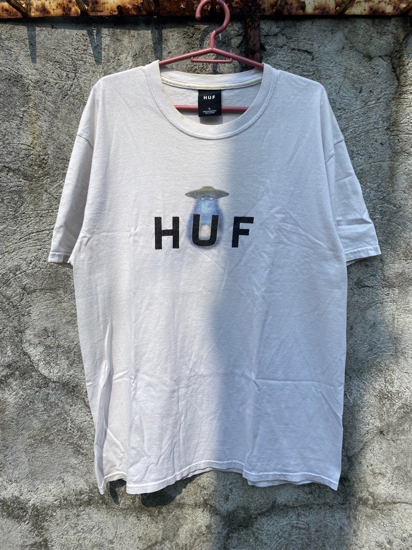 HUF UFO (Category: Tshirts & Polo Shirts ) located in Bulacan. Submitted by thriftniklein (Listing ID 1463617431, Image 1). Description: -may yellow stain around neckline.
