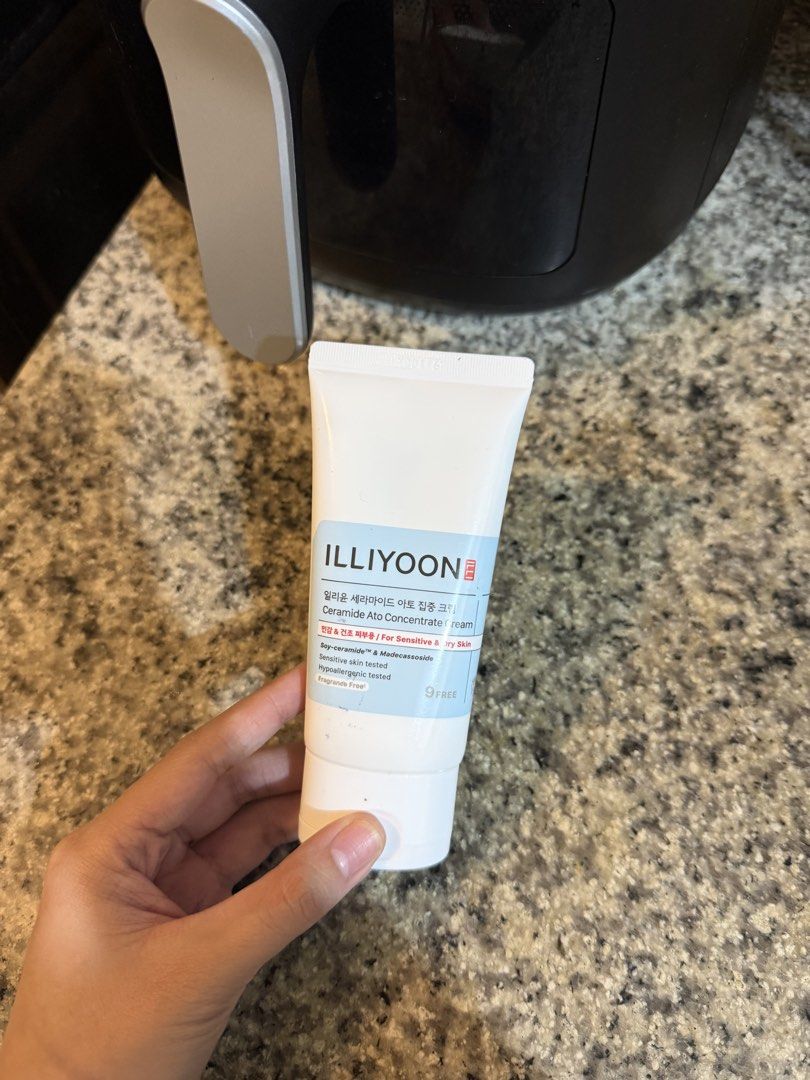 ILLIYOON Ceramide Ato Concentrate Cream 75ml (Category: Face Care) located in Quezon City. Submitted by teenyshop (Listing ID 1463685209, Image 1). Description: BRAND NEW & SEALED! - bought at my beauty story on the orange app just this September 2026! (last photo proof) - this is just an extra. planning to switch on a diff moisturiser na po. selling rly low para mabili lang po yung item bc di ko siya magagamit, i guarantee this is 100% authentic