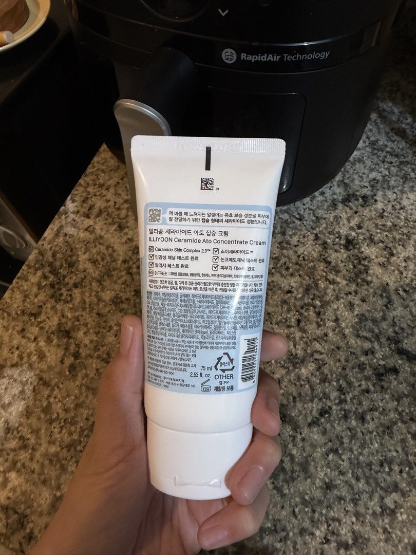 ILLIYOON Ceramide Ato Concentrate Cream 75ml (Category: Face Care) located in Quezon City. Submitted by teenyshop (Listing ID 1463685209, Image 2). Description: BRAND NEW & SEALED! - bought at my beauty story on the orange app just this September 2026! (last photo proof) - this is just an extra. planning to switch on a diff moisturiser na po. selling rly low para mabili lang po yung item bc di ko siya magagamit, i guarantee this is 100% authentic