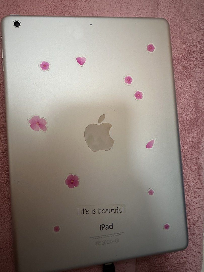 Ipad （分類：平板電腦 - iPad）位於 Hong Kong。 由 jluu44 提交（商品編號 1463701729，圖片 3）。簡介： Model number MD790LL/A。