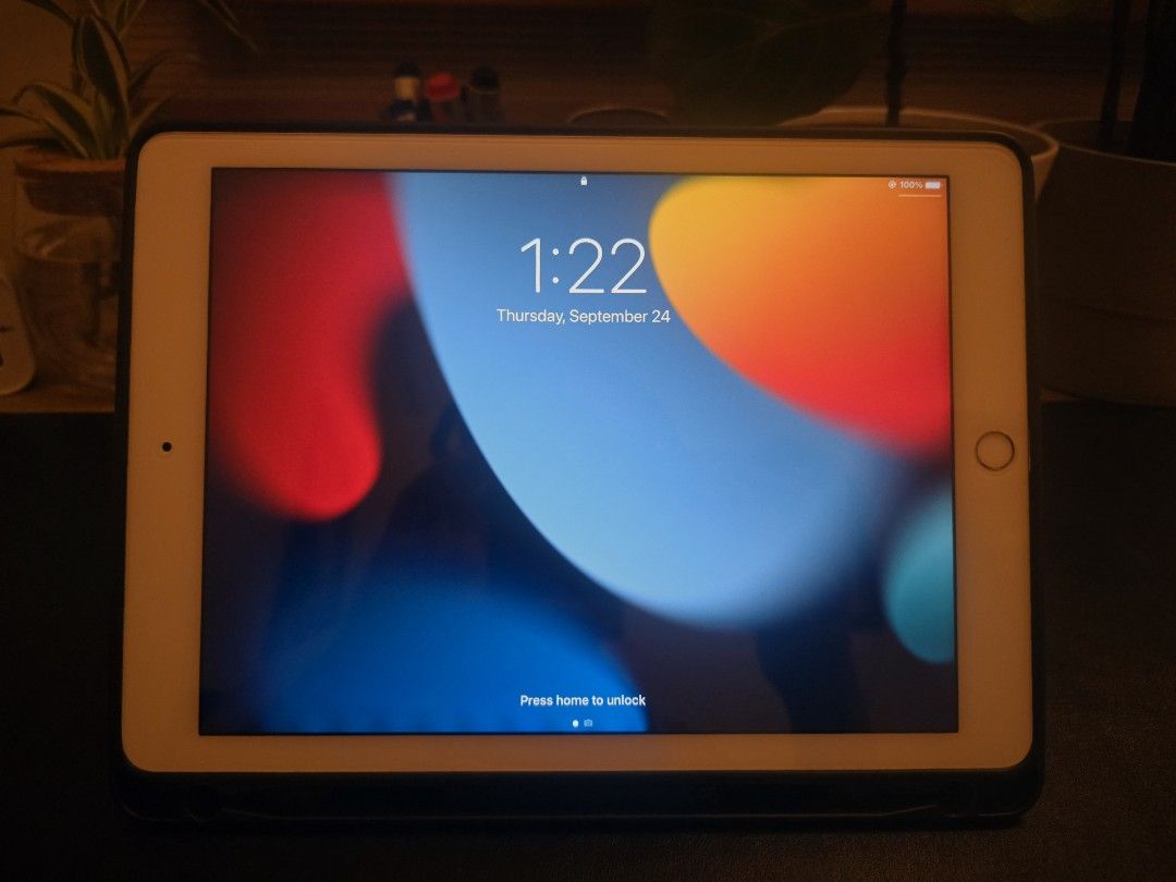 iPad Air 2 (Category: iPad) located in Lapu Lapu. Submitted by kai_prz (Listing ID 1463718516, Image 1). Description: UNIT SPECIFICATIONS Model: iPad Air 2 Storage: 16GB RAM: 2GB Connectivity: WiFi only Processor: Apple A8X OS: iPadOS 15 Screen Size: 9.7 inches (2048 x 1536 Retina Display) Camera: 8 MP iSight rear camera, 1.2 MP FaceTime HD front camera Color: Gold Battery: No issues Unlock: Thumbprint Comes with: - Charger & lightning cord with 