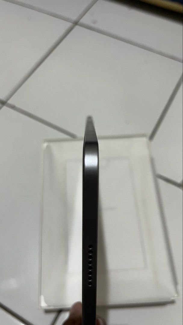 IPAD PRO M2 (Category: iPad) located in Seri Manjung. Submitted by zlkhafrraa (Listing ID 1463671778, Image 3). Description: Urgent! Wts ipad pro m2 Good condition .