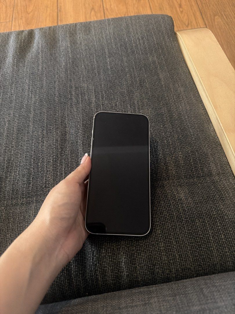 Iphone 14 Pro Max HK Variant (Category: iPhone 14 Series) located in Manila. Submitted by mintjulep (Listing ID 1463588882, Image 2). Description: 📱 iPhone 14 Pro Max – 128GB (White) ✨ Super good condition (lady-owned) ✅ HK Variant (Dual physical sim) ✅ 128GB Storage ✅ Original Battery – 81% Battery Health ✅ No issues, never repaired ✅ With original box ✅ Includes free phone case 📩 PM for any questions. Serious buyer only. Meet up only - ATC, M