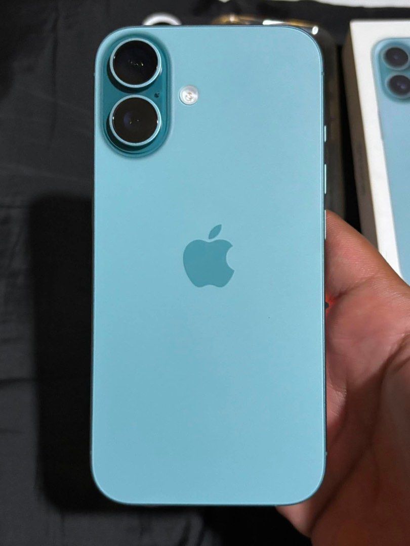 IPHONE 16 128GB TEAL (Category: iPhone 16 Series) located in Quezon City. Submitted by declutterkiddie (Listing ID 1463664182, Image 3). Description: Actual Photos posted Strictly no photo grabbing 🚫 Sale or Swap (priority) to Higher Iphone model Check all you want before paying via COD or Meetup Iphone 16 Teal No sim restrictions NTC Approved Local Variant 6.1‑inch (diagonal) all‑screen OLED display 2556‑by‑1179-pixel resolution at 460 ppi 8gb 