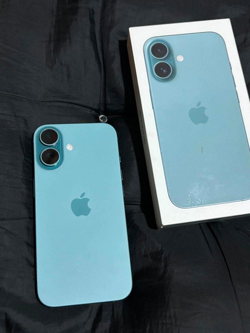 IPHONE 16 128GB TEAL (Category: iPhone 16 Series) located in Quezon City. Submitted by declutterkiddie (Listing ID 1463664182, Image 2). Description: Actual Photos posted Strictly no photo grabbing 🚫 Sale or Swap (priority) to Higher Iphone model Check all you want before paying via COD or Meetup Iphone 16 Teal No sim restrictions NTC Approved Local Variant 6.1‑inch (diagonal) all‑screen OLED display 2556‑by‑1179-pixel resolution at 460 ppi 8gb 