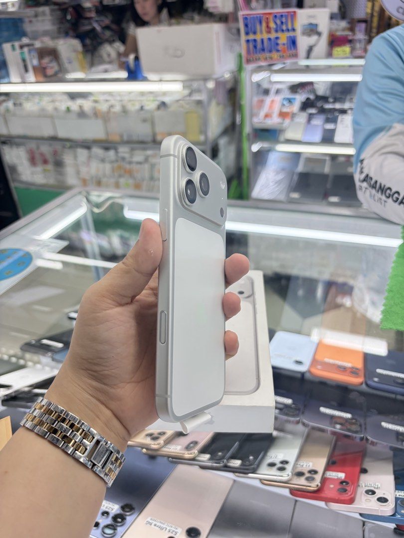 Iphone 17 Pro Max 256gb 100% BH FU NTC No issue (Category: iPhone 17 Series) located in San Juan City. Submitted by javedsgadgetshop (Listing ID 1463597939, Image 3). Description: Posting available device for today! QUICK INFO : Iphone 17promax (Rush) 256gb 100% battery Factory unlock No issue / No repair Comes w/ case&charger&box Price may vary depends on the available Accepting swap/trade-in/installment/walk-in/delivery. For reference: visit ou